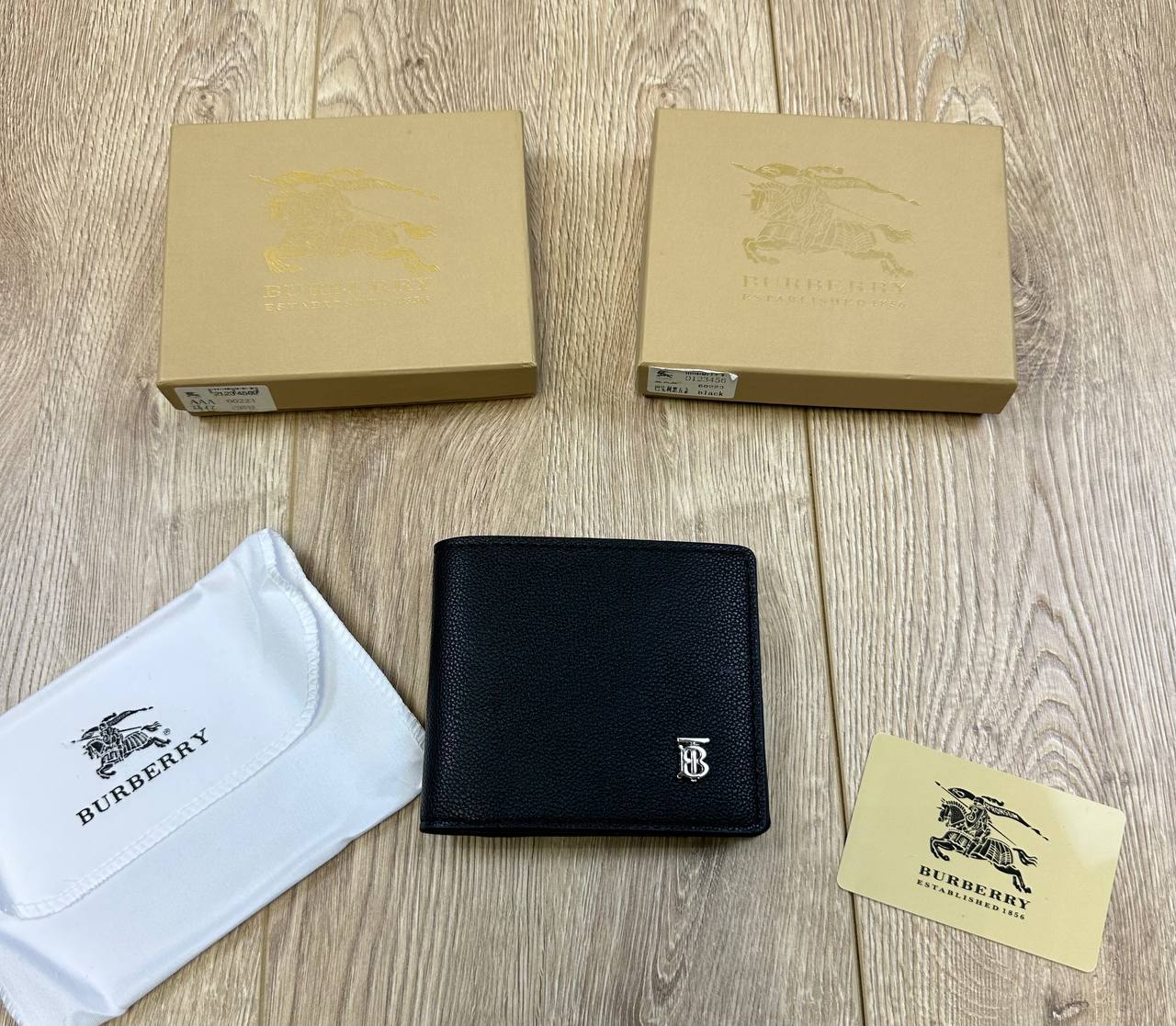 Burber men’s Wallet Comes with boxes to0208