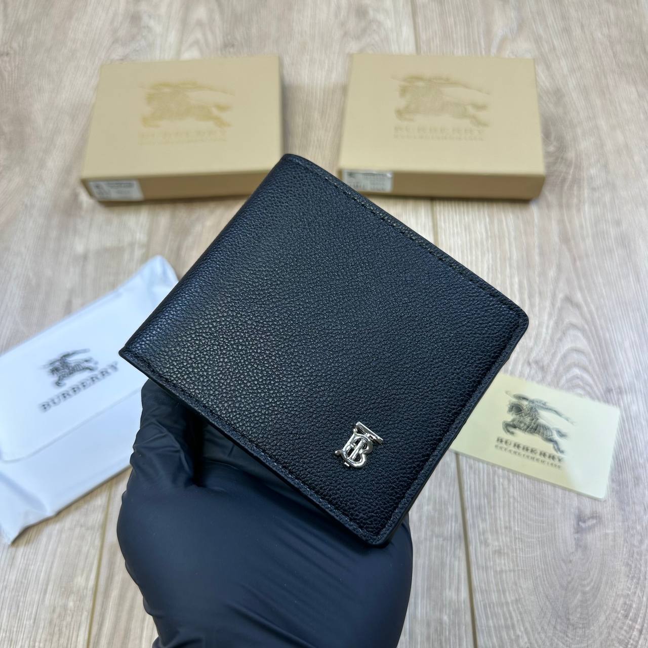 Burber men’s Wallet Comes with boxes to0208