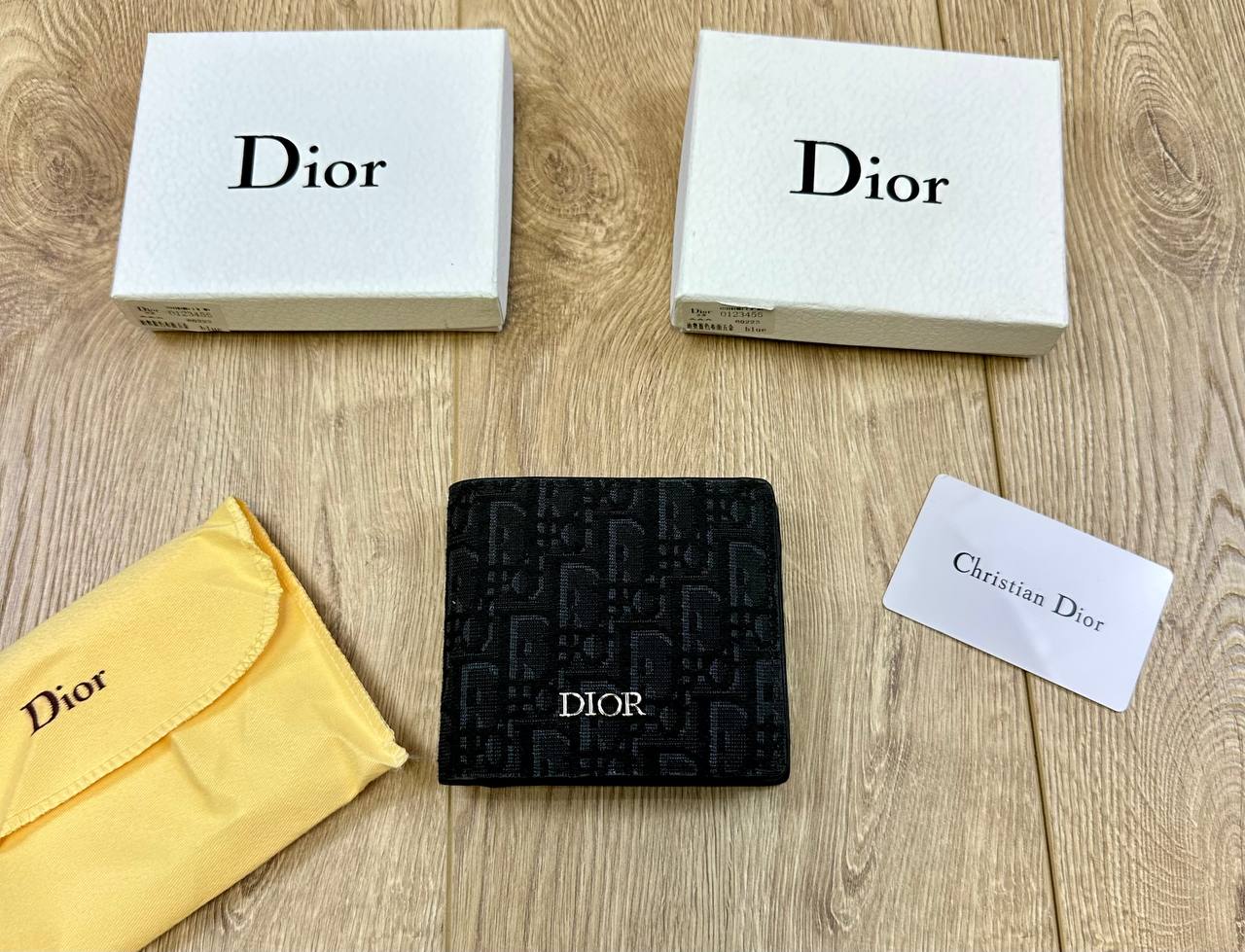 Dio men’s Wallet Comes with boxes to0208
