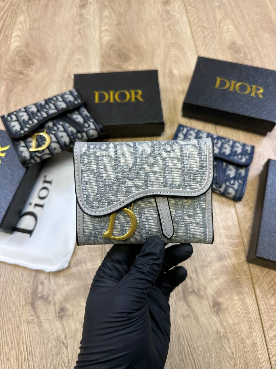 Dio men’s Wallet Comes with boxes to0208