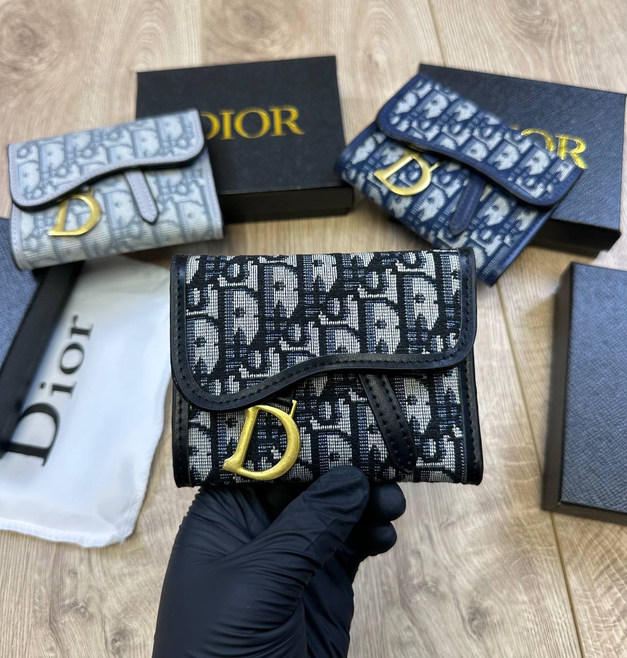 Dio men’s Wallet Comes with boxes to0208