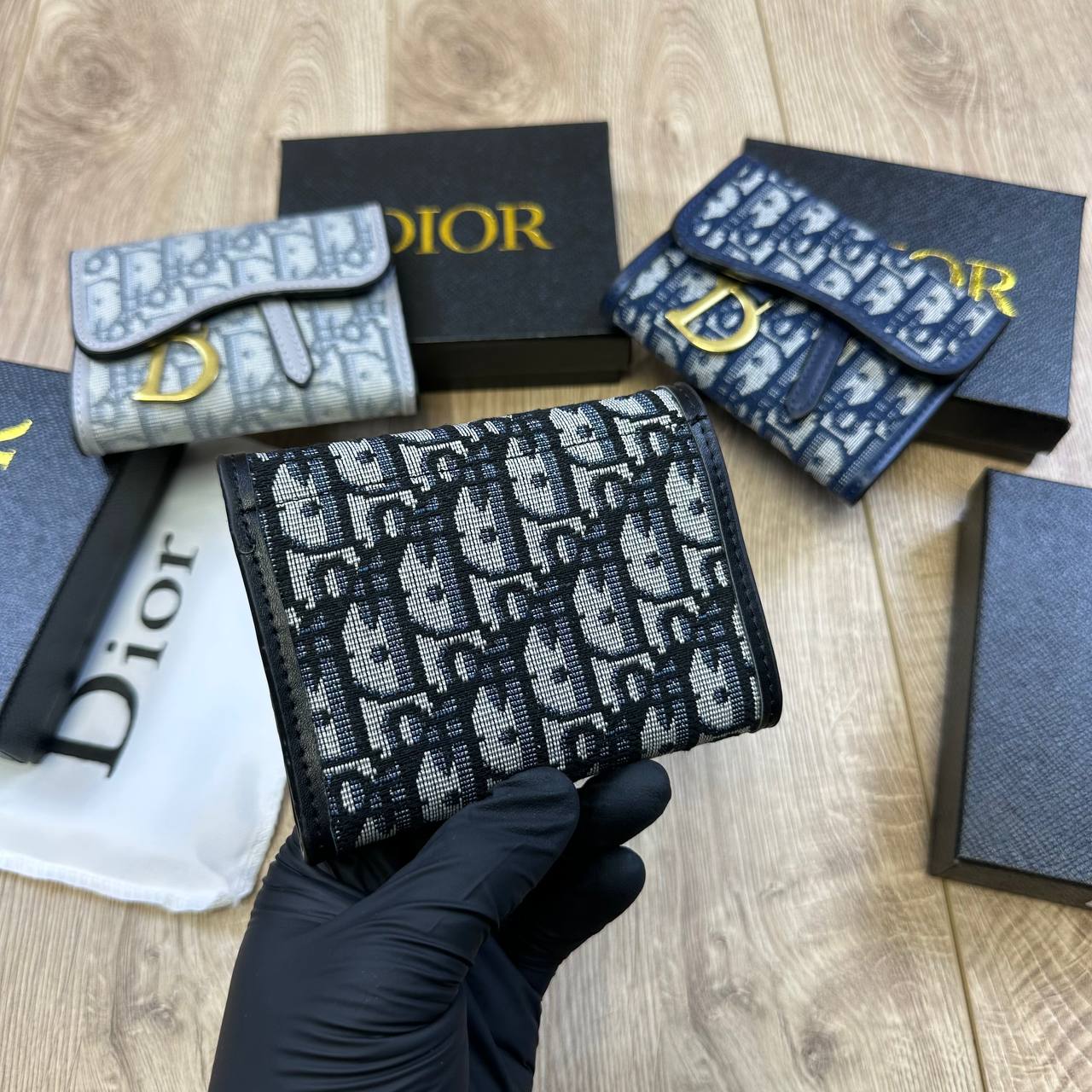 Dio men’s Wallet Comes with boxes to0208