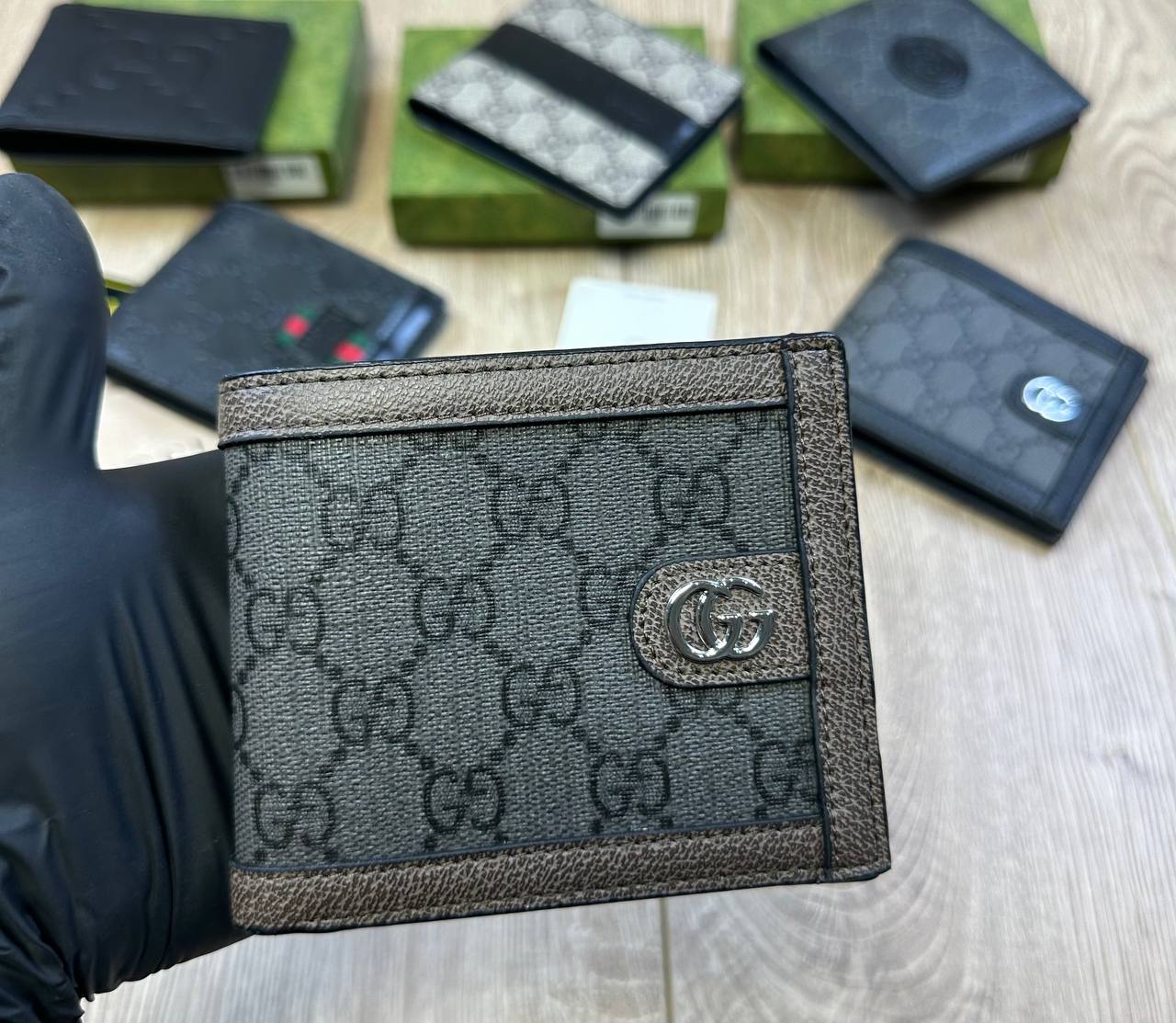 Gucci men’s Wallet Comes with boxes to0408