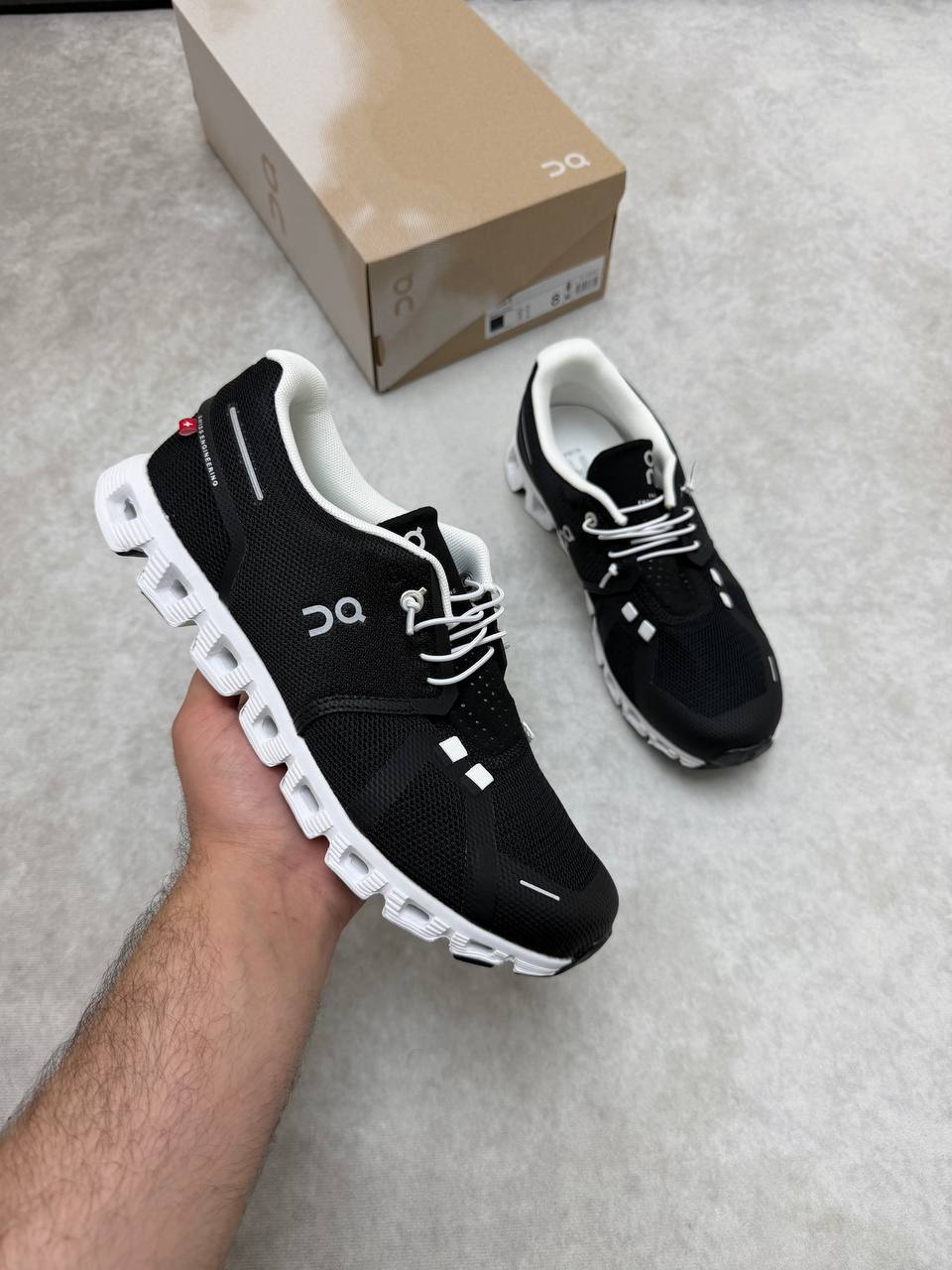 MENS ON CLOUD TRAINERS am0408