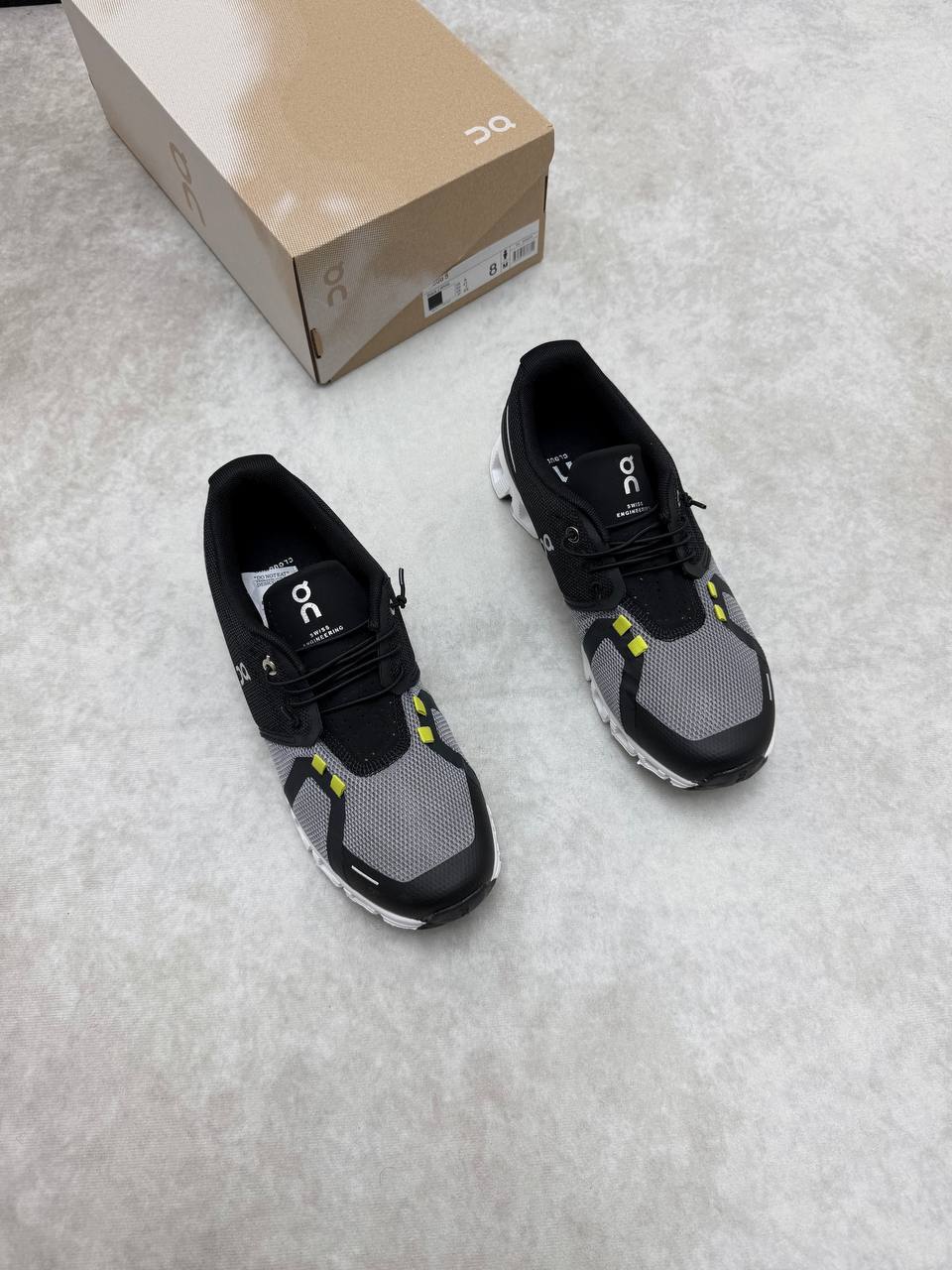 MENS ON CLOUD TRAINERS am0408