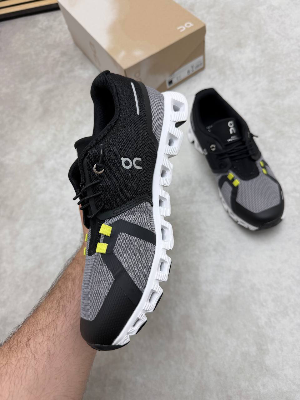 MENS ON CLOUD TRAINERS am0408