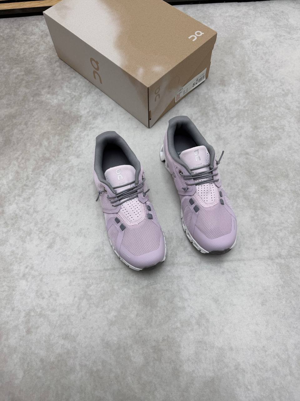 WOMENS ON CLOUD TRAINERS am0408
