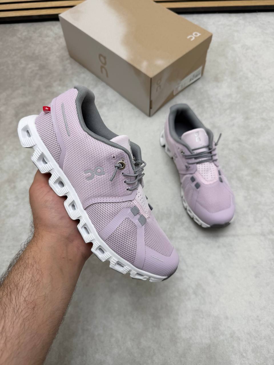 WOMENS ON CLOUD TRAINERS am0408