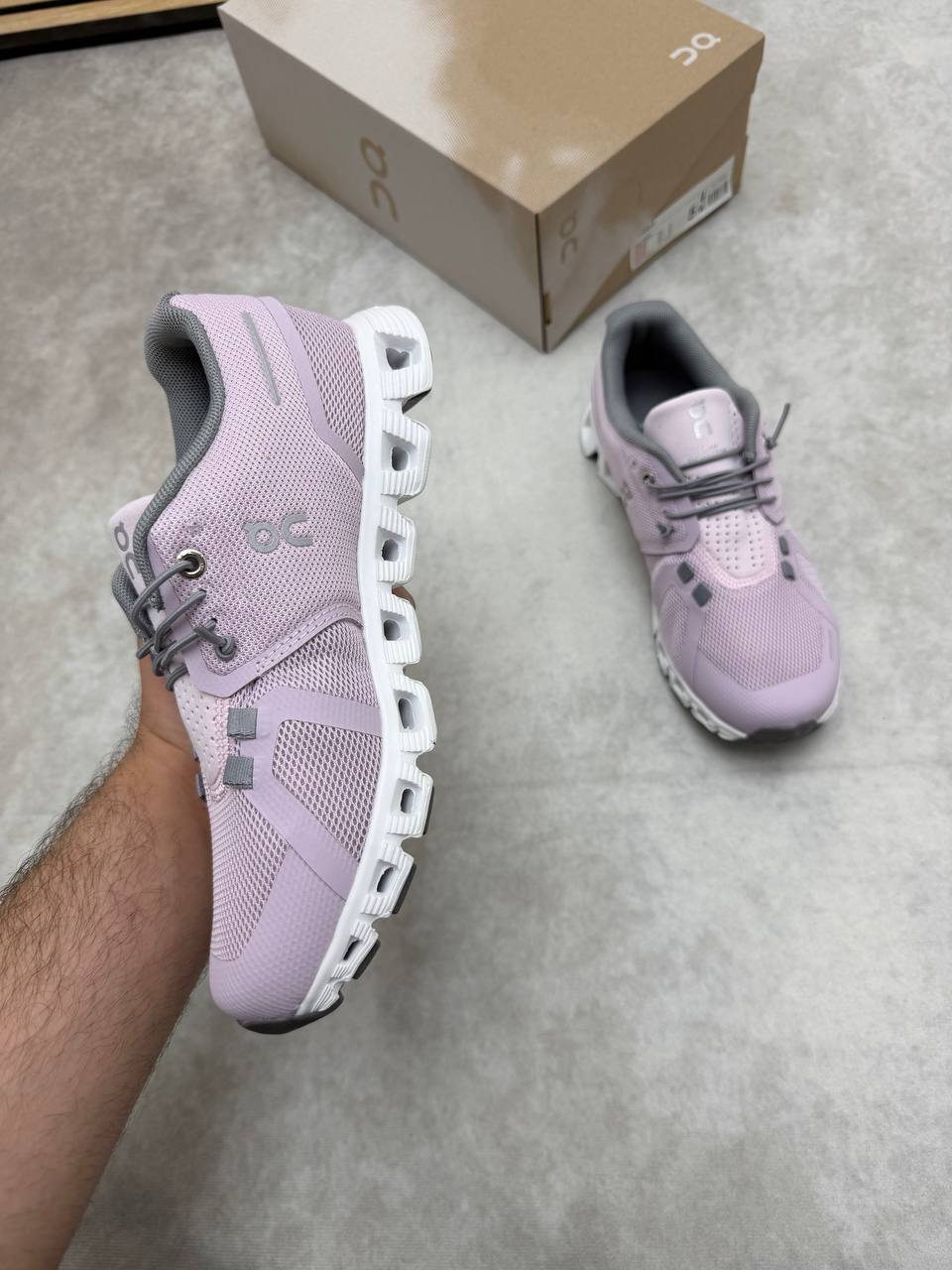 WOMENS ON CLOUD TRAINERS am0408