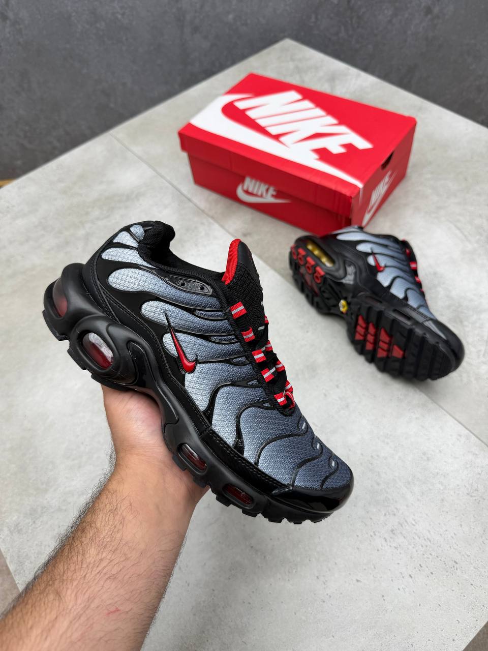 MENS NIK AIR MAX TN COME WITH BOX ETC am0708