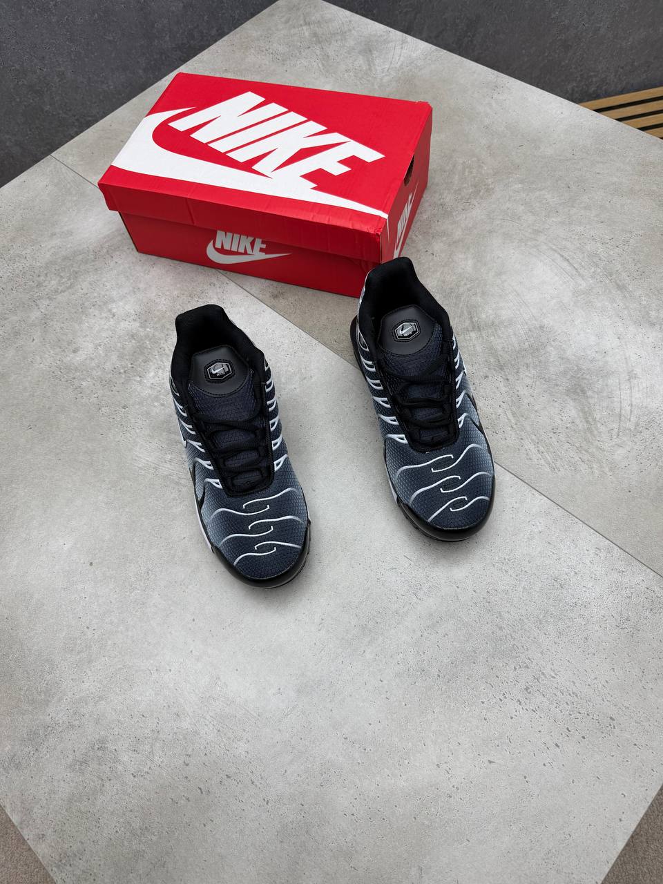 MENS NIK AIR MAX TN COME WITH BOX ETC am0708