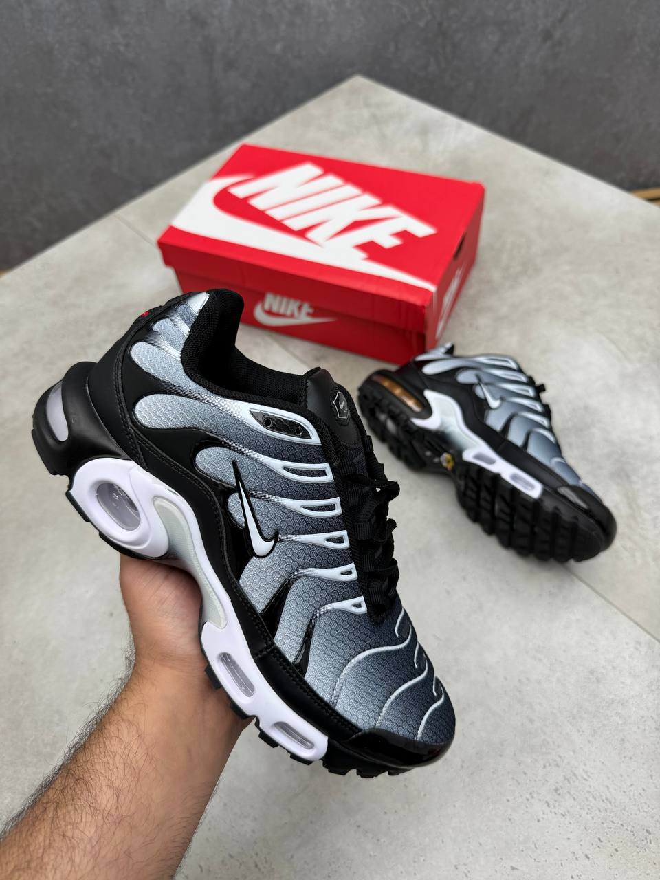 MENS NIK AIR MAX TN COME WITH BOX ETC am0708