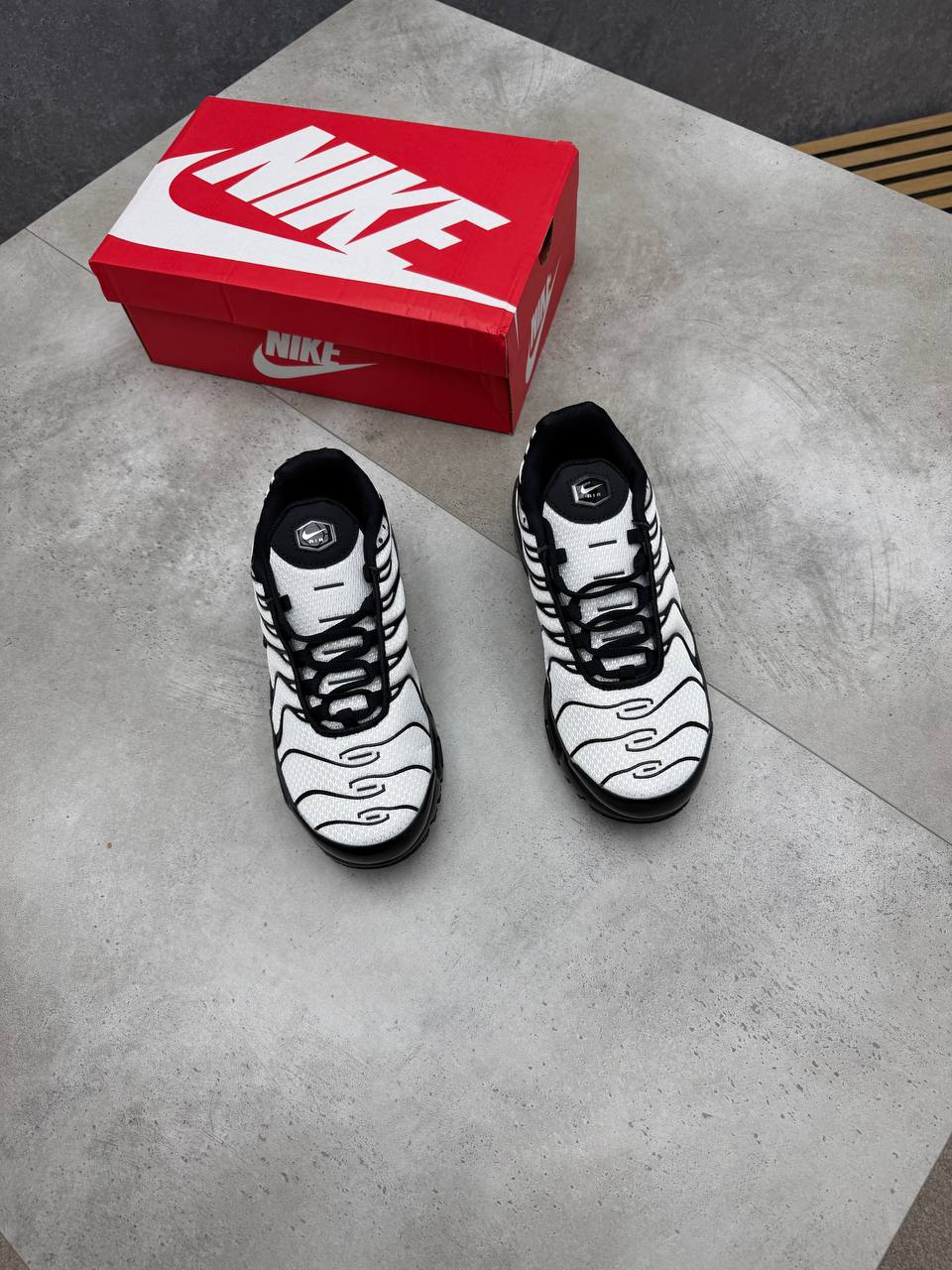 MENS NIK AIR MAX TN COME WITH BOX ETC am0708