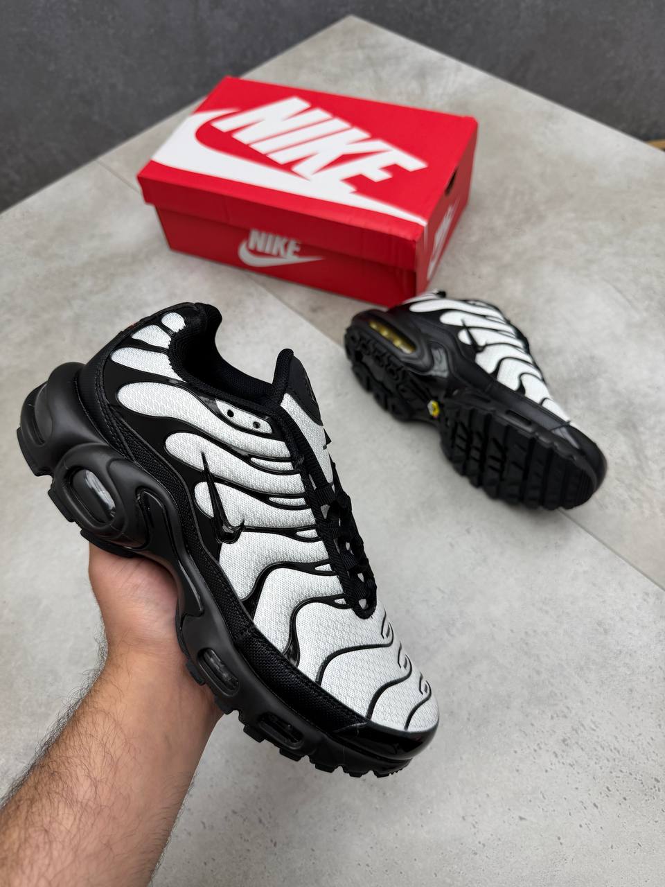 MENS NIK AIR MAX TN COME WITH BOX ETC am0708