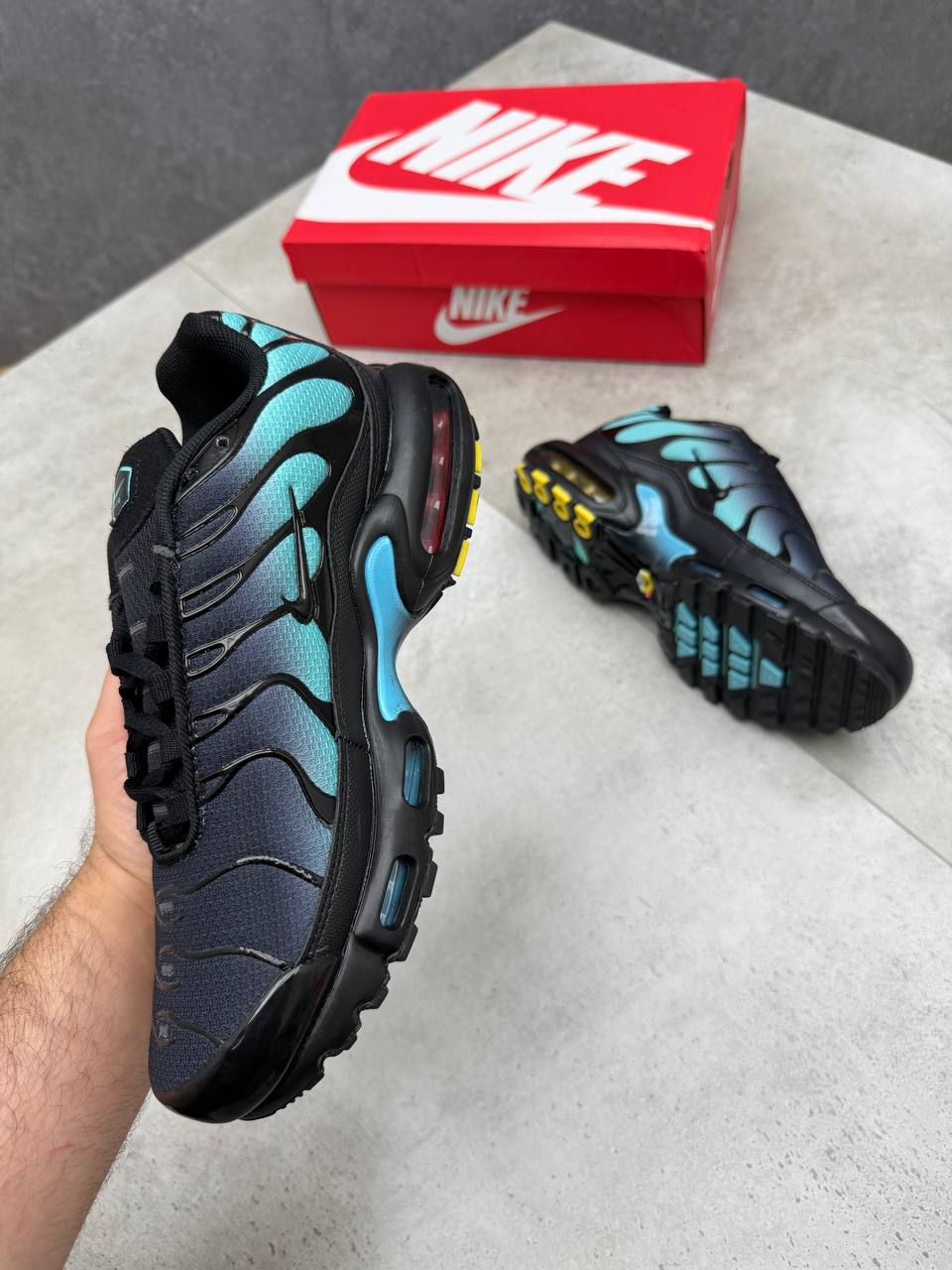 MENS NIK AIR MAX TN COME WITH BOX ETC am0708