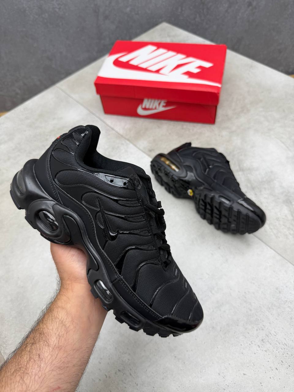 MENS NIK AIR MAX TN COME WITH BOX ETC am0708