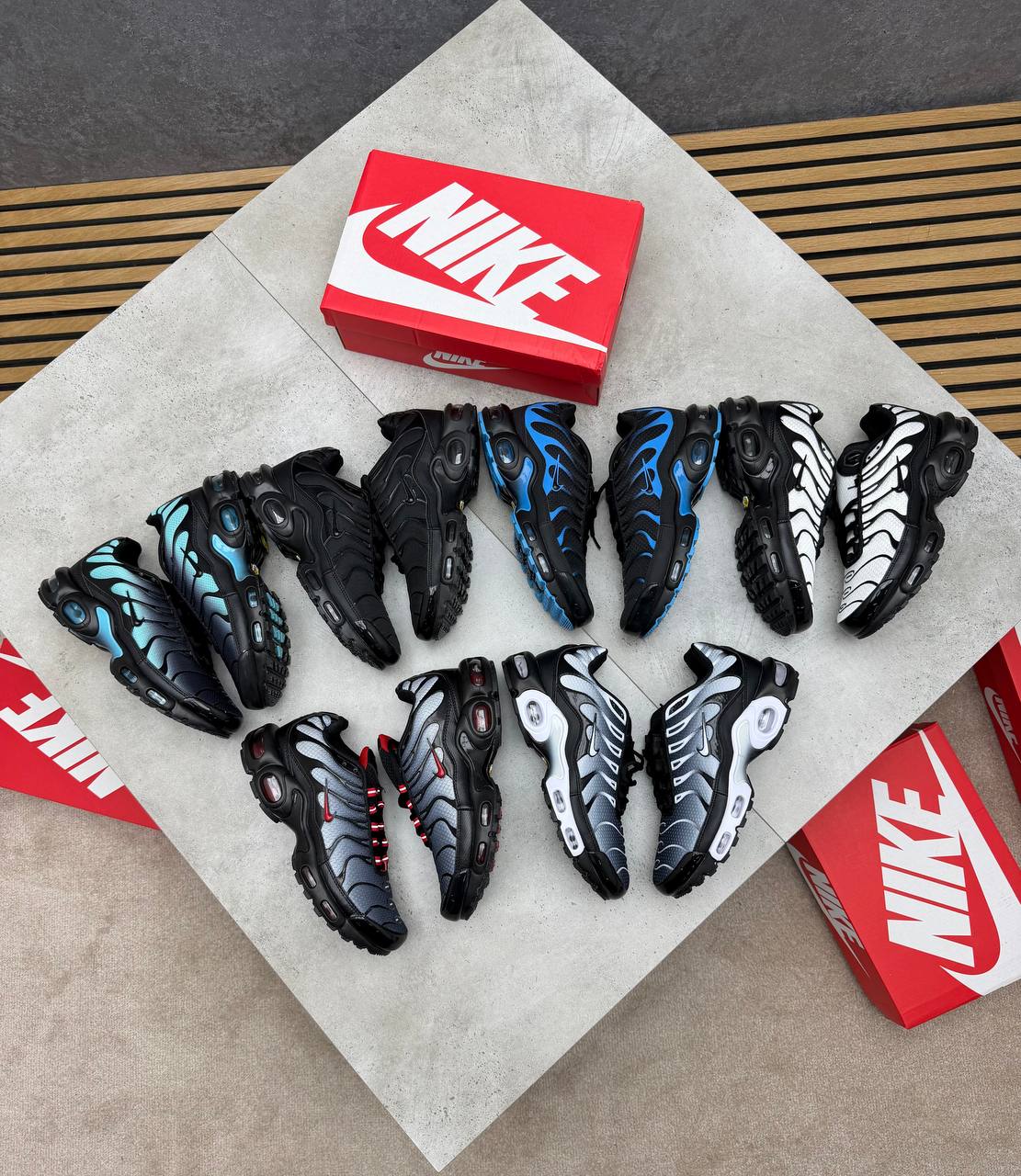 MENS NIK AIR MAX TN COME WITH BOX ETC am0708