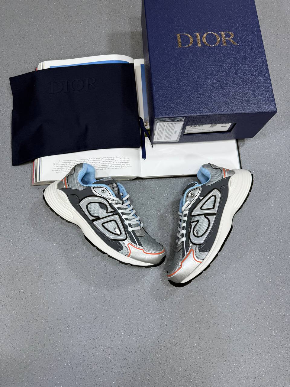 HIGH END DIR B30 WITH EXTRA LACES AND FULL PACKAGING su0109