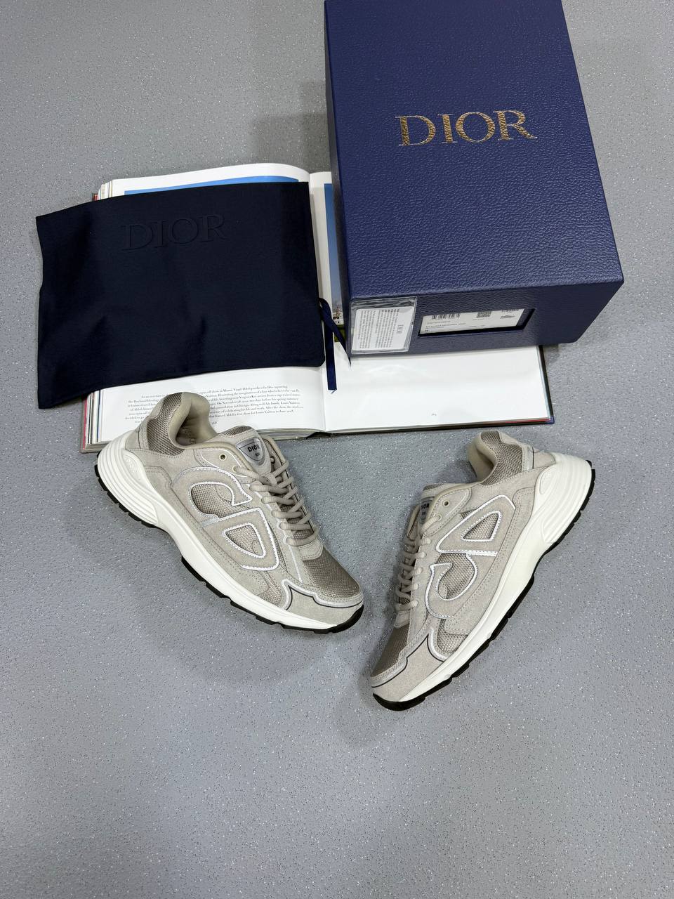 HIGH END DIR B30 WITH EXTRA LACES AND FULL PACKAGING su0109