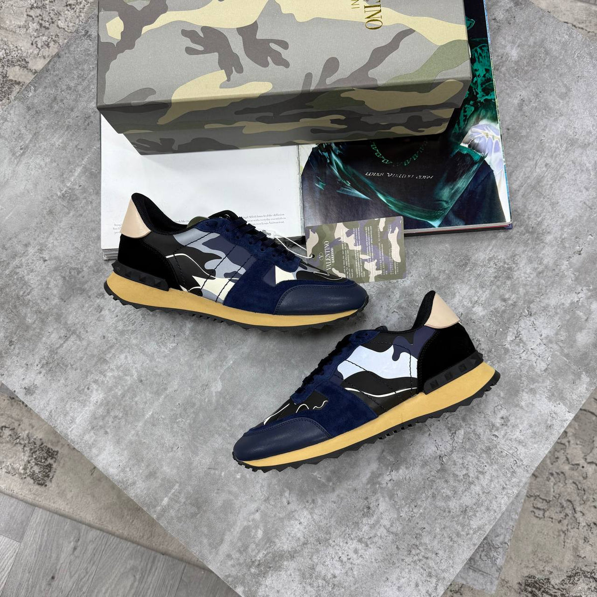 HIGH END VALENTINO JUST ARRIVED jay3108