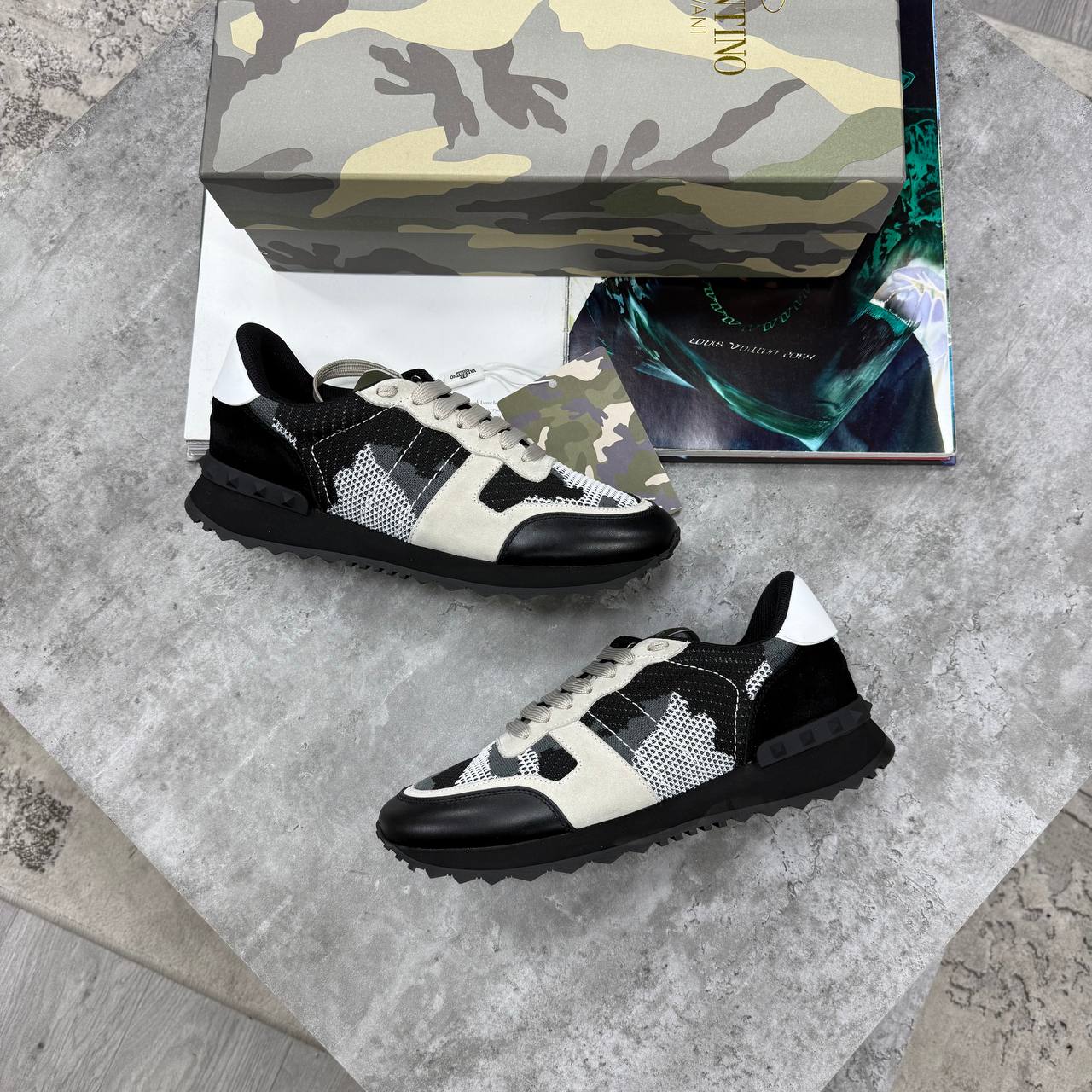 HIGH END VALENTINO JUST ARRIVED jay3108