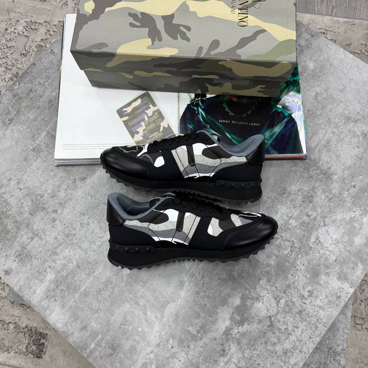 HIGH END VALENTINO JUST ARRIVED jay3108