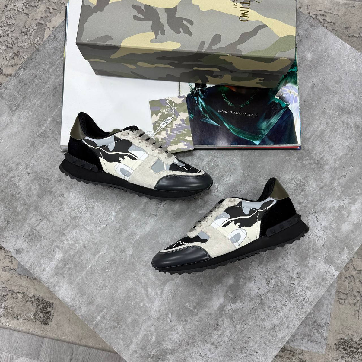 HIGH END VALENTINO JUST ARRIVED jay3108
