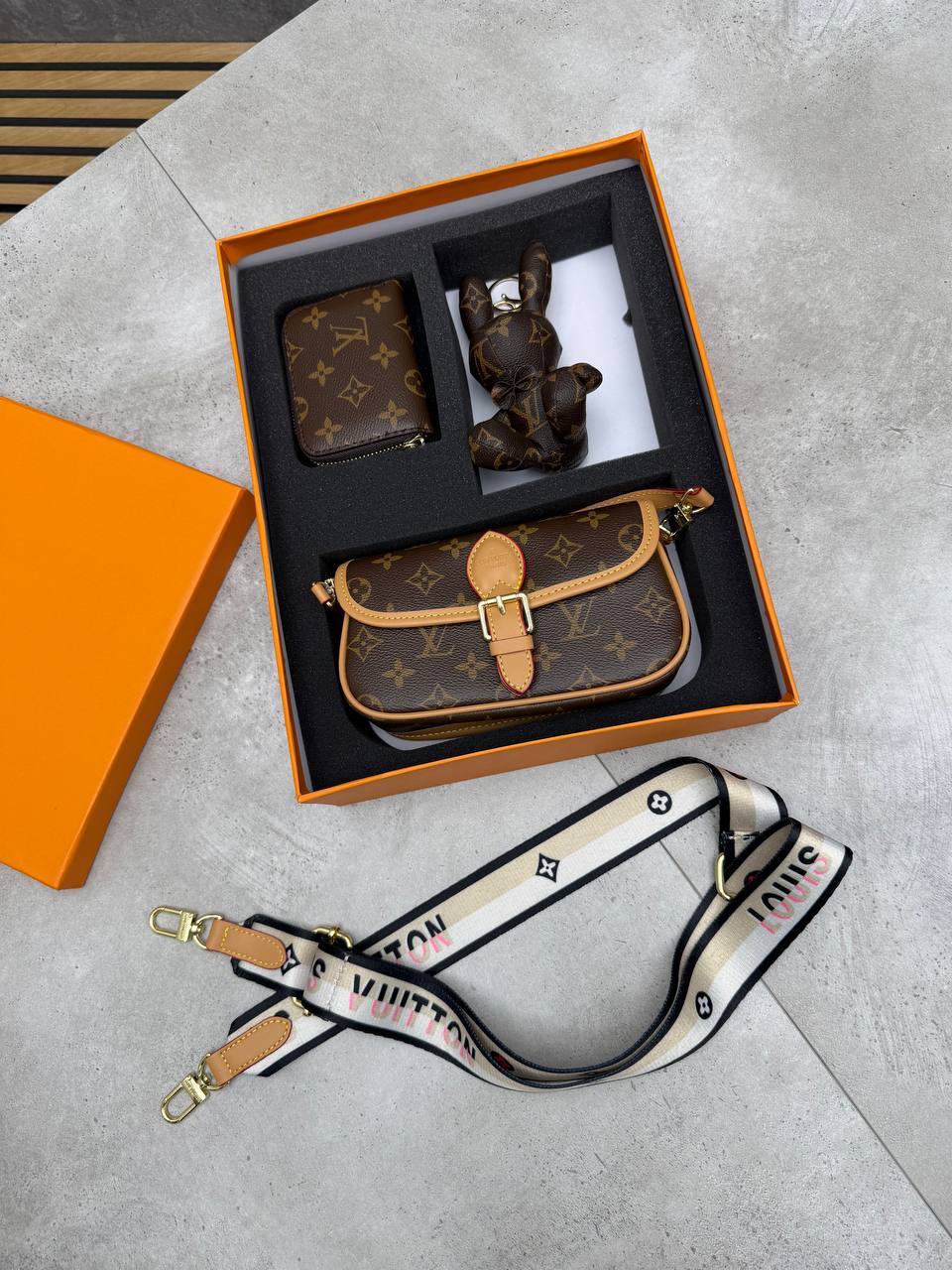 SUPER CLON Loui Vuitto Luxury Nano Diane Bag am1408