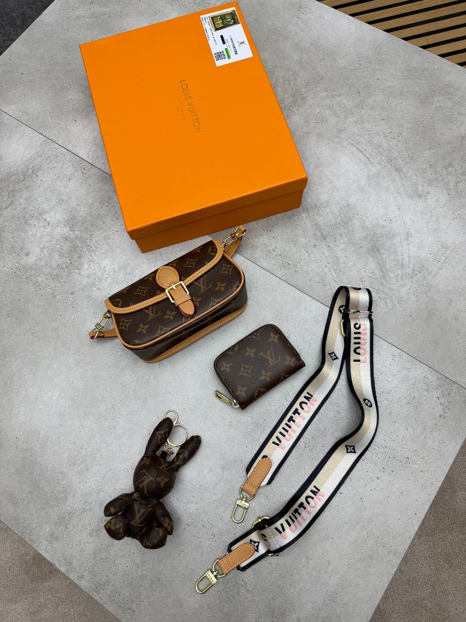 SUPER CLON Loui Vuitto Luxury Nano Diane Bag am1408